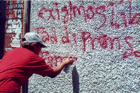 Graffiti artis in San Salvador